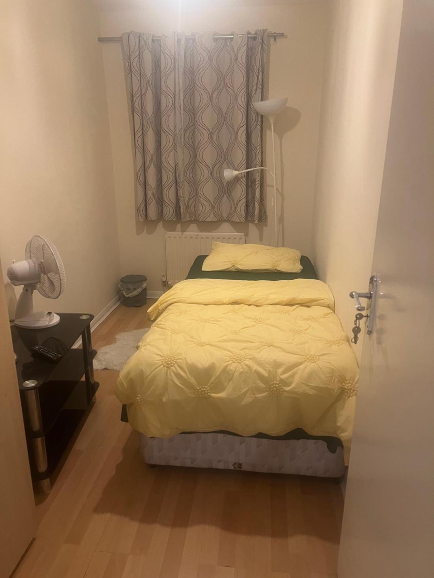 Double Alpha Apartment London Bagian luar foto